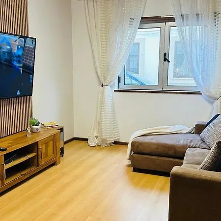 Almeida's House By Ferias Em Figueira דירה *