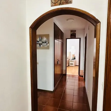 Almeida's House By Ferias Em Figueira شقة