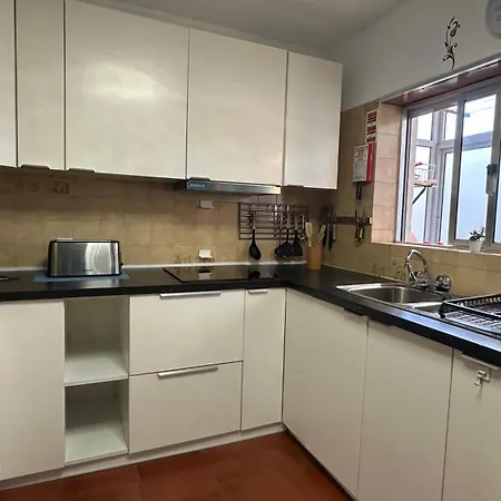 Almeida's House By Ferias Em Figueira * فيغيورا دا فوز