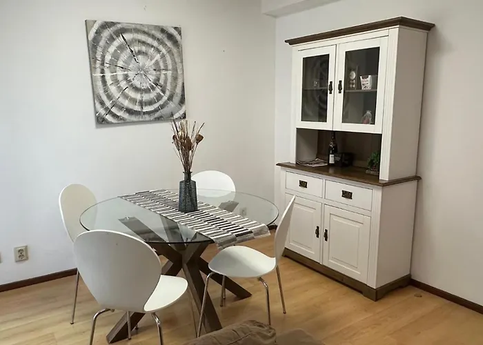 Almeida's House By Ferias Em Figueira アパート フィゲイラ・ダ・フォズ