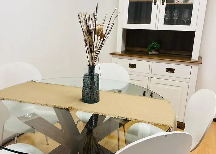 Almeida's House By Ferias Em Figueira