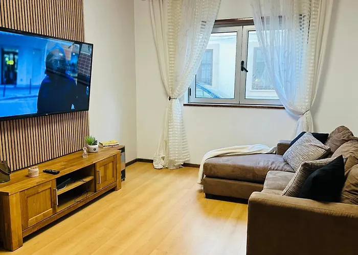 Almeida's House By Ferias Em Figueira アパート *