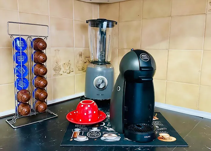 Almeida's House By Ferias Em Figueira